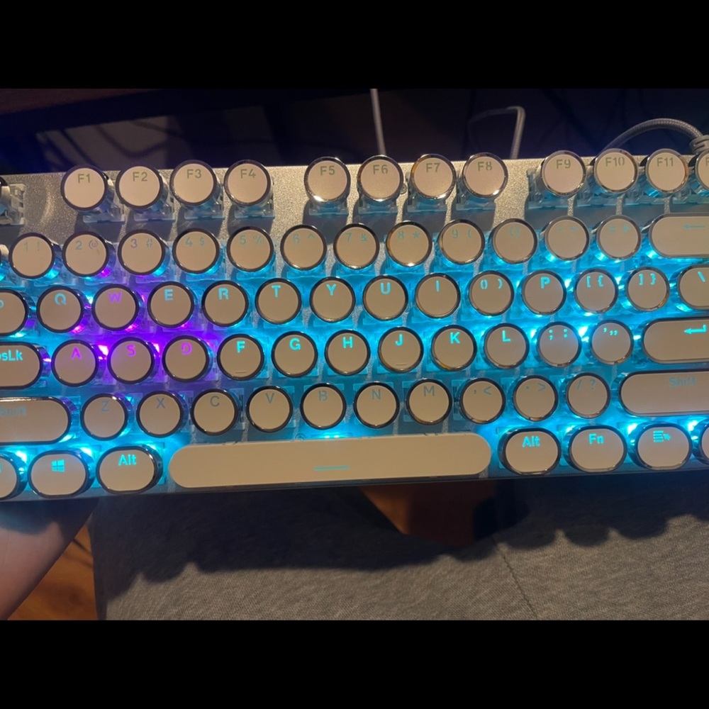 AULA White Gaming Keyboard and Mouse Combo - Picture 4 of 4